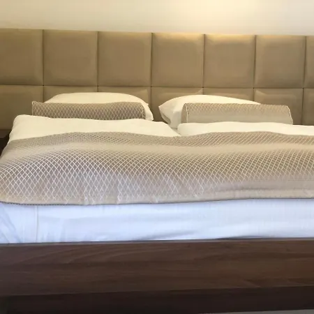 Hotel Saraj 4*